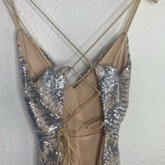 Windsor silver and tan sequins cocktail party open back straps dress size L  NWT - Picture 7 of 15
